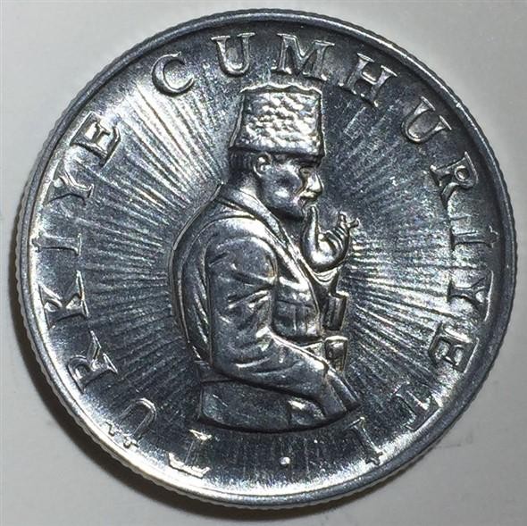 10 Lira 1983 Obverse