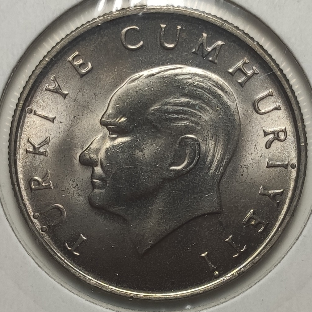 100 Lira 1984 Obverse