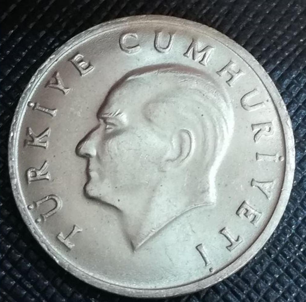 20 Lira 1984 Obverse